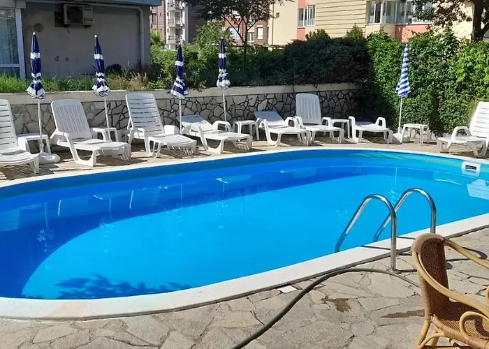 семеен атива - Family Ativa 호텔 로제넷츠