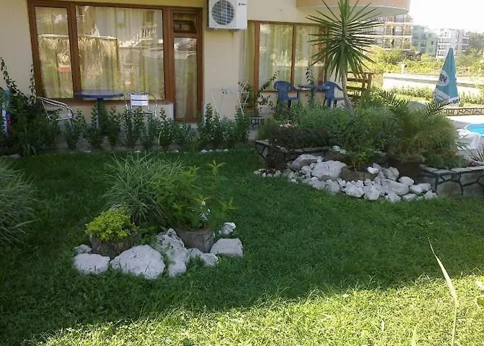 семеен атива - Family Ativa 호텔 로제넷츠