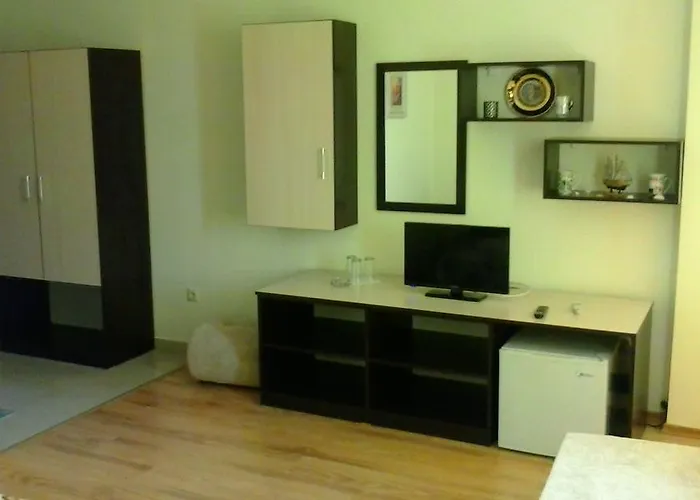 семеен атива - Family Ativa 호텔 로제넷츠