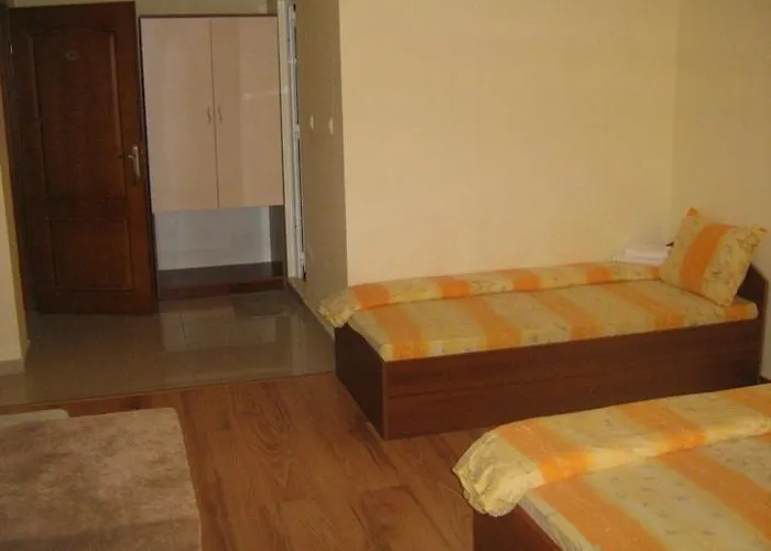 семеен атива - Family Ativa 호텔 로제넷츠